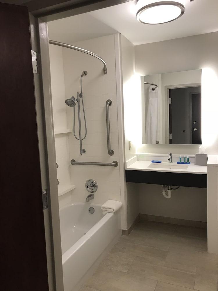 Holiday Inn Express Hotel & Suites Canton By Ihg Ngoại thất bức ảnh