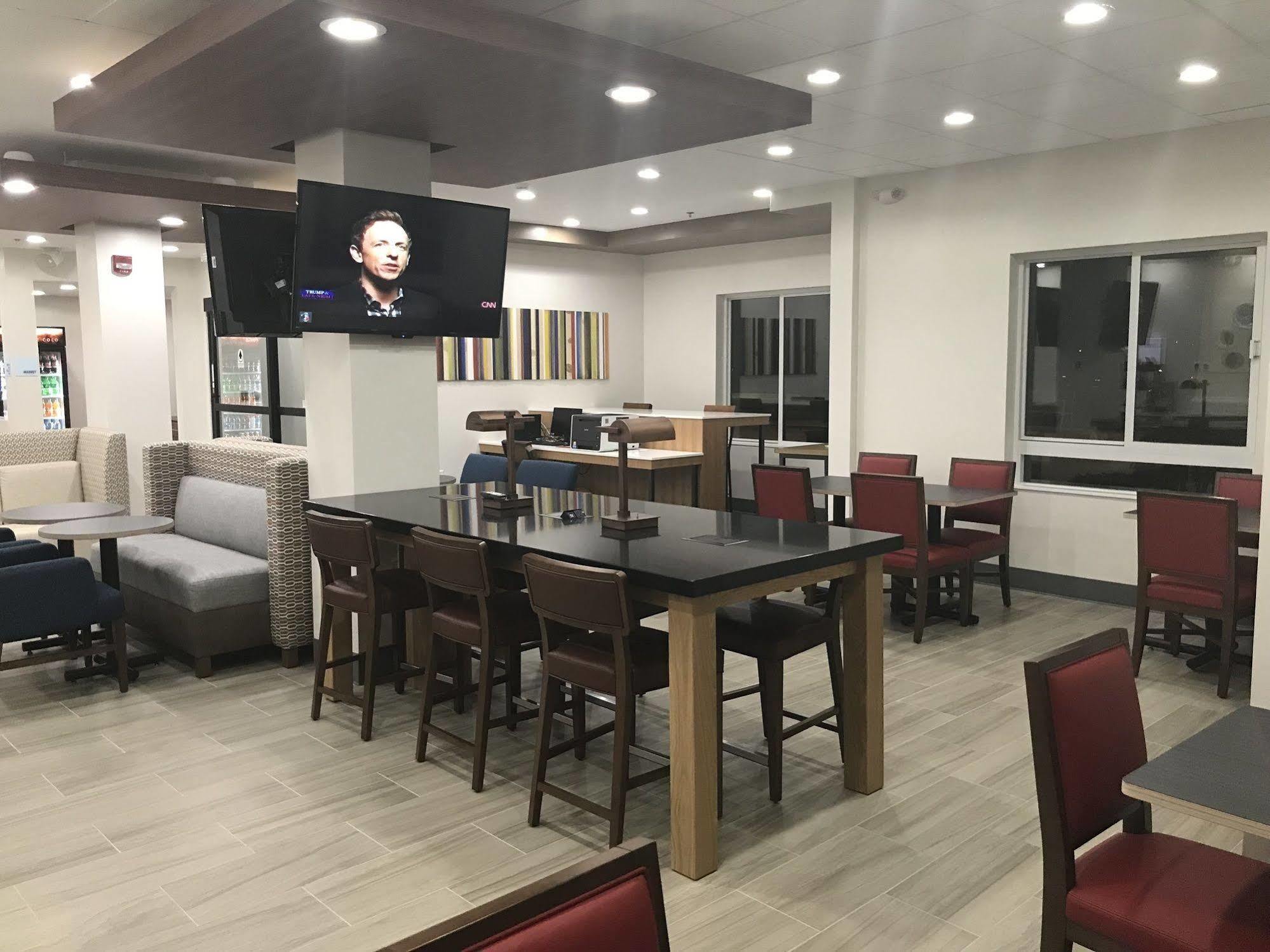 Holiday Inn Express Hotel & Suites Canton By Ihg Ngoại thất bức ảnh