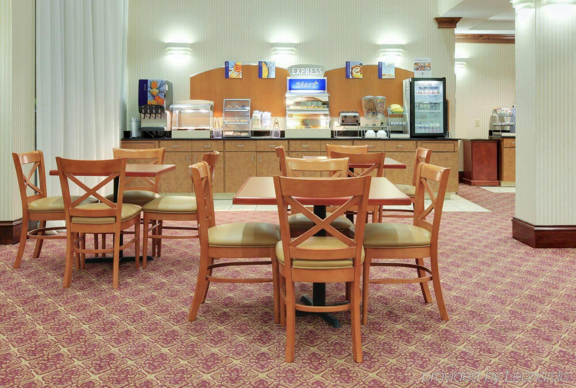 Holiday Inn Express Hotel & Suites Canton By Ihg Ngoại thất bức ảnh